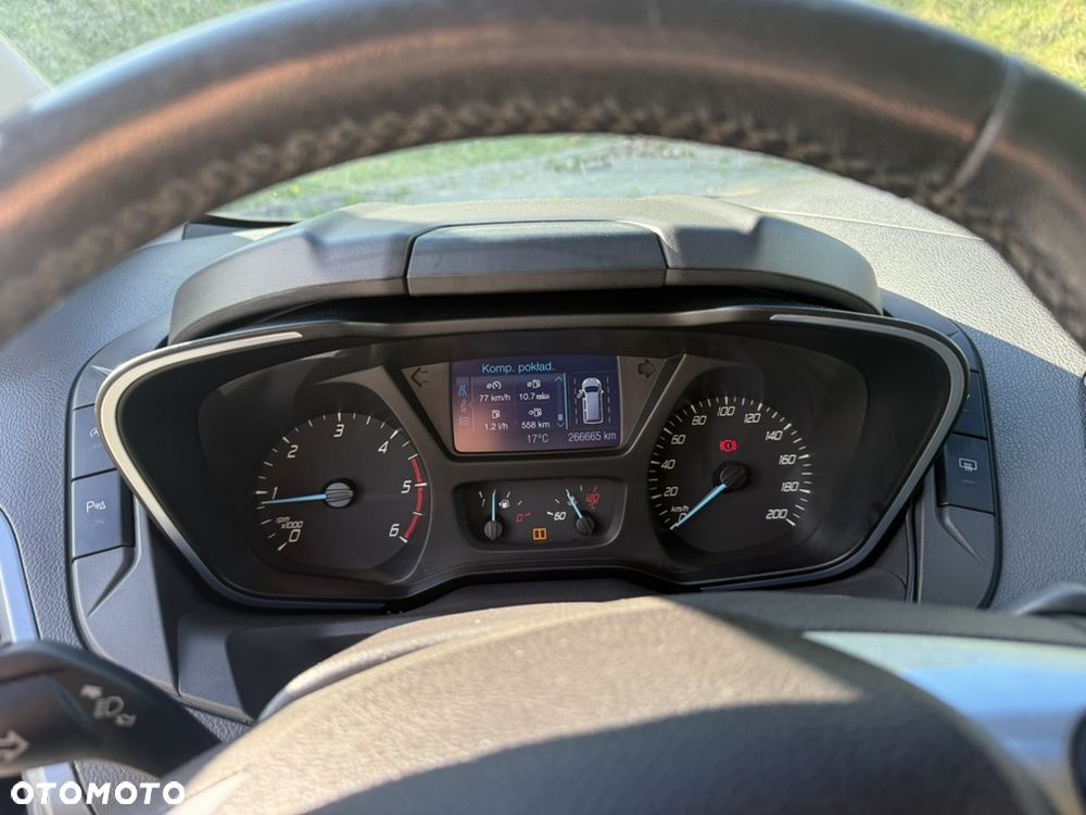 Ford Tourneo Custom - 18