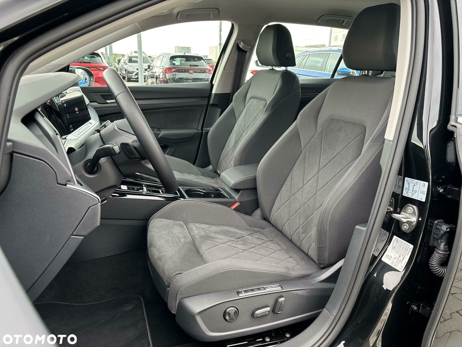 Volkswagen Golf - 12