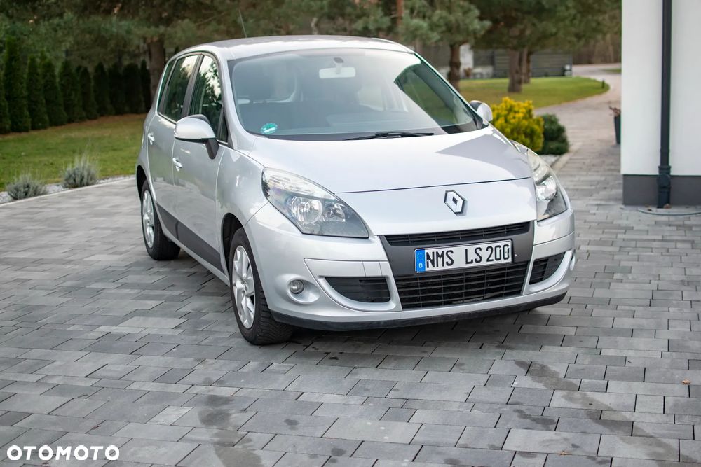 Renault Scenic - 1