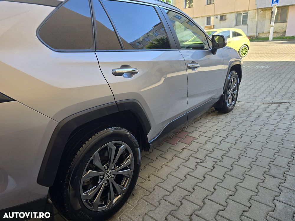 Toyota RAV4 - 6
