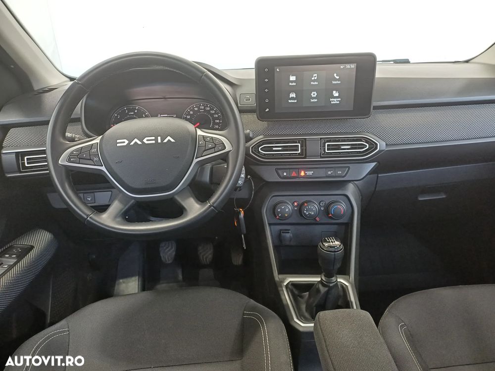 Dacia Logan TCe 90 MT6 Prestige - 8