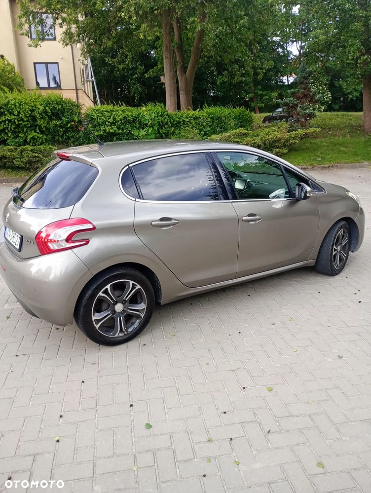Peugeot 208 1.2 VTi Allure - 5