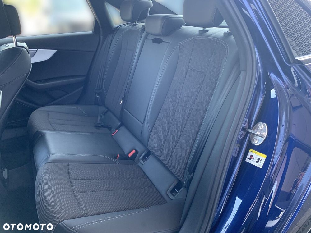 Audi A4 Limousine - 11
