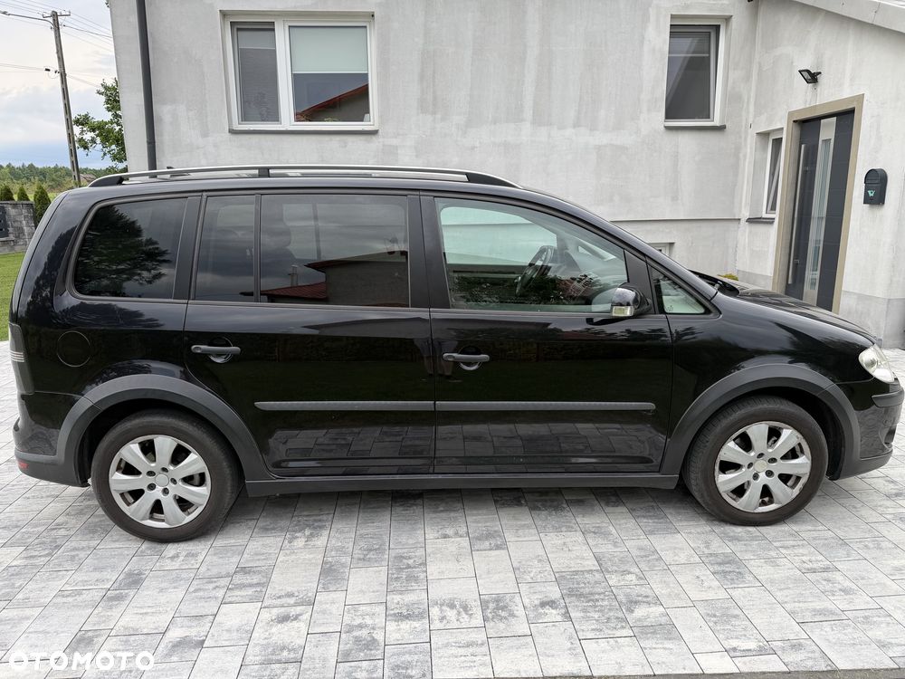 Volkswagen Touran - 3