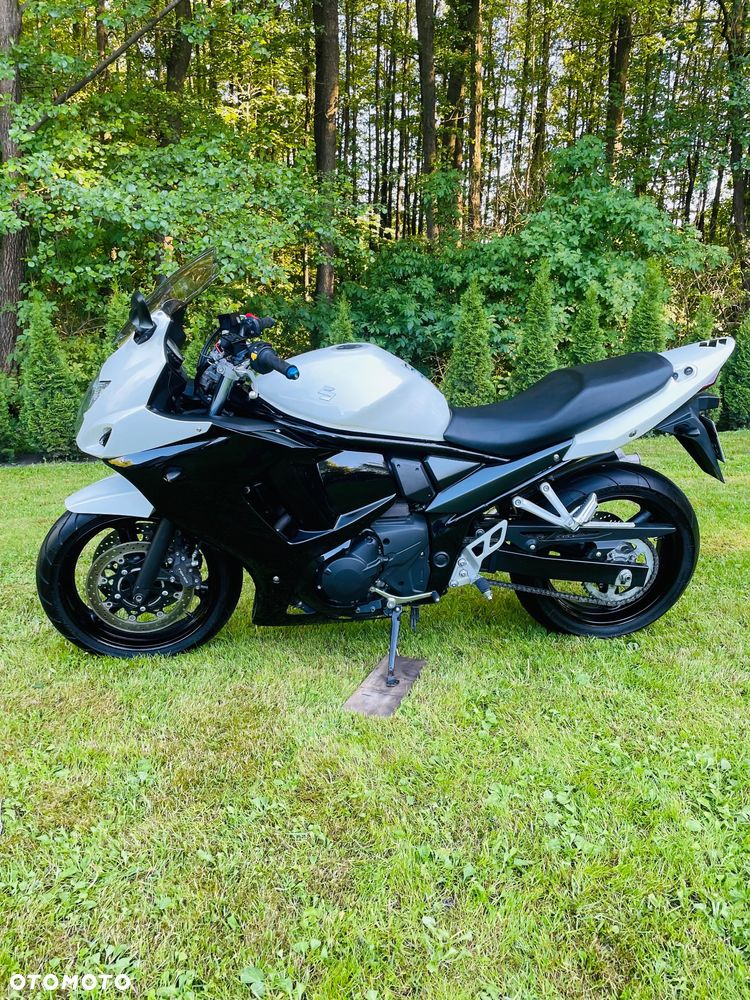 Suzuki GSX - 3
