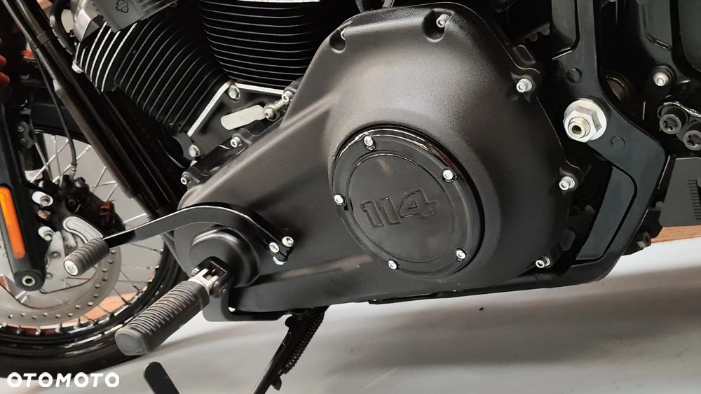 Harley-Davidson Softail Street Bob - 19