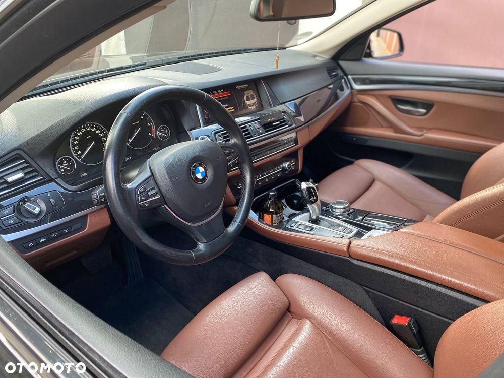 BMW Seria 5 530d Luxury Line - 29