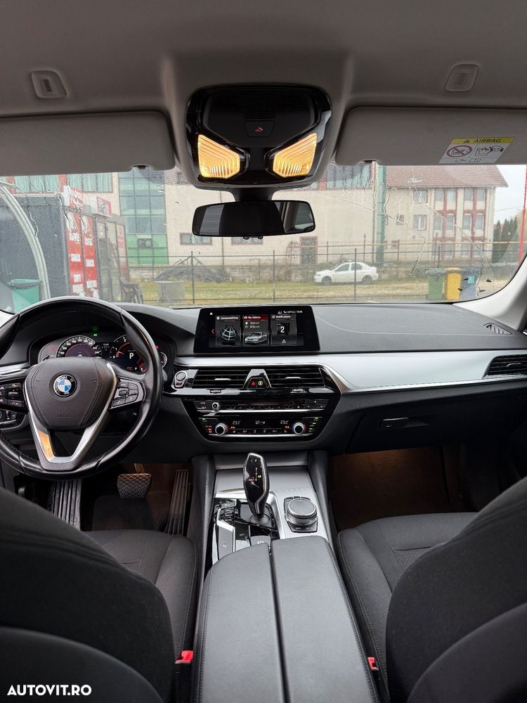 BMW Seria 5 520d Touring Aut. Luxury Line - 10