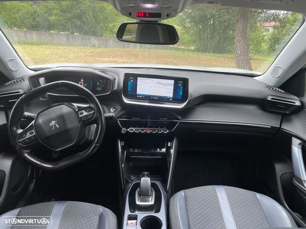 Peugeot e-2008 Allure - 33