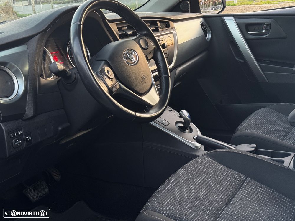 Toyota Auris Touring Sports 1.8 HSD Comfort+J17 - 20