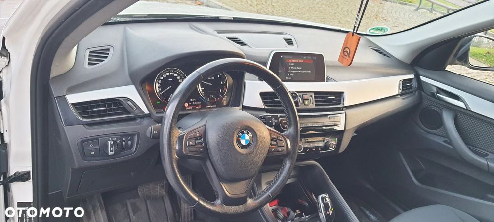 BMW X1 xDrive18d - 13