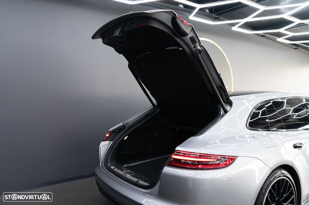 Porsche Panamera Sport Turismo 4 E-Hybrid - 18