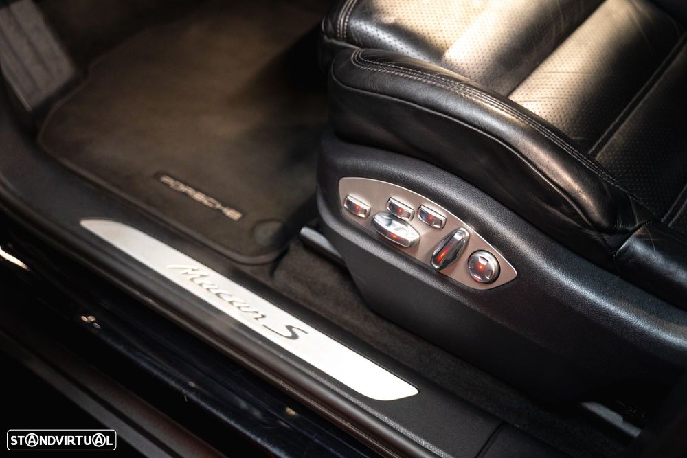 Porsche Macan S - 23