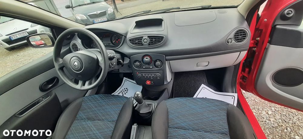Renault Clio - 8