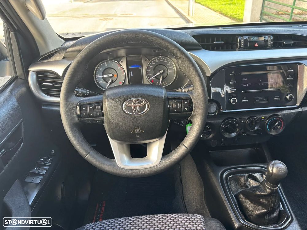 Toyota Hilux 2.4 D-4D 4WD CD CM - 18