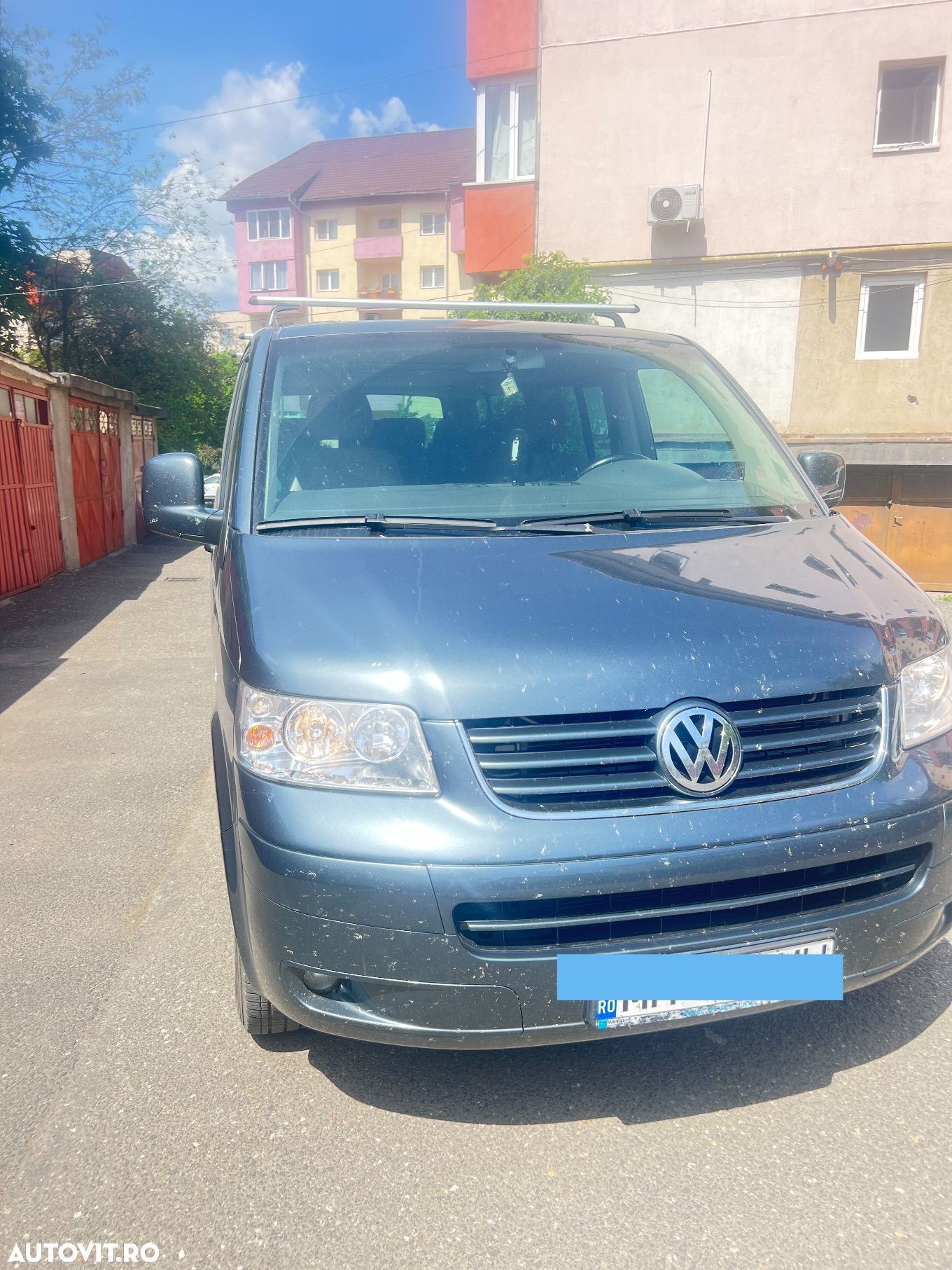 Volkswagen Caravelle - 1