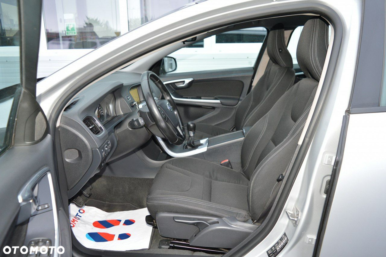 Volvo V60 D2 Kinetic - 17