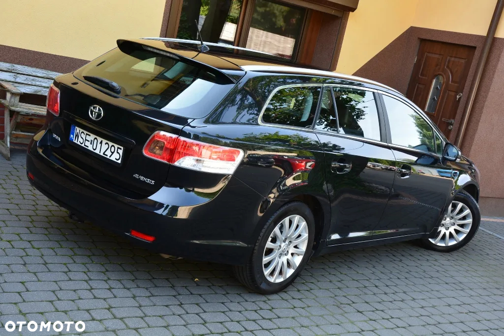 Toyota Avensis 1.8 Sol plus NAVI - 20