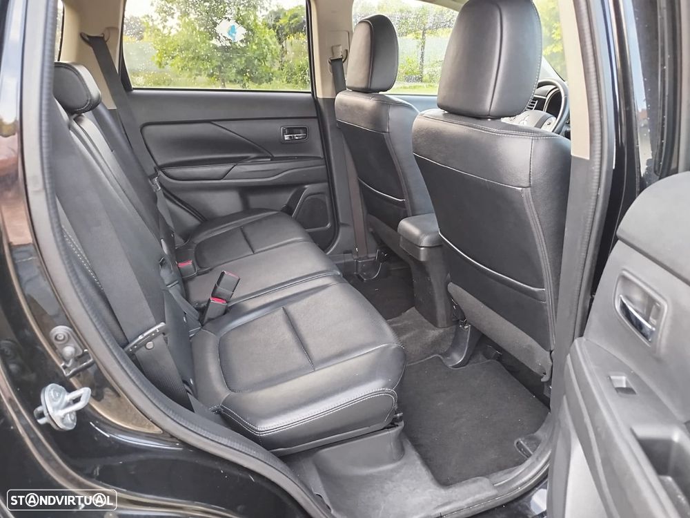 Mitsubishi Outlander 2.2 DI-D Instyle Navi - 6