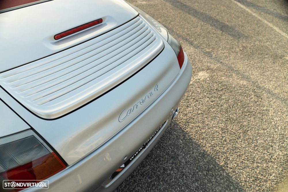 Porsche 911 (996) Carrera 4 Cabrio - 15