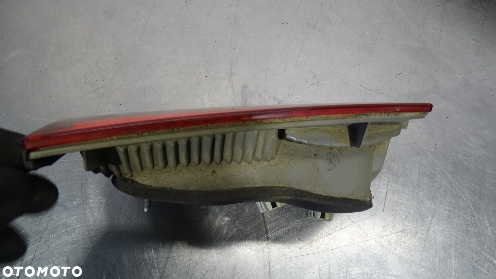 LAMPA PRAWA TYLNA W KLAPIE OPEL VECTRA C - 2