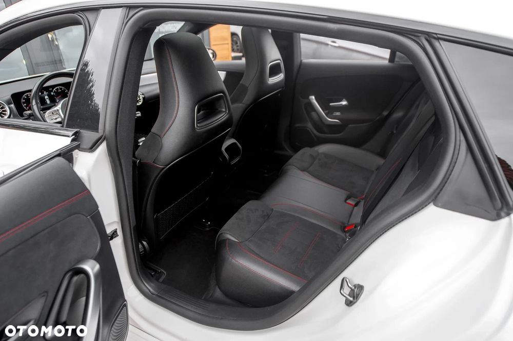 Mercedes-Benz CLA 220 7G-DCT AMG Line - 18