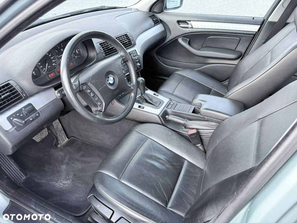 BMW Seria 3 318i - 15