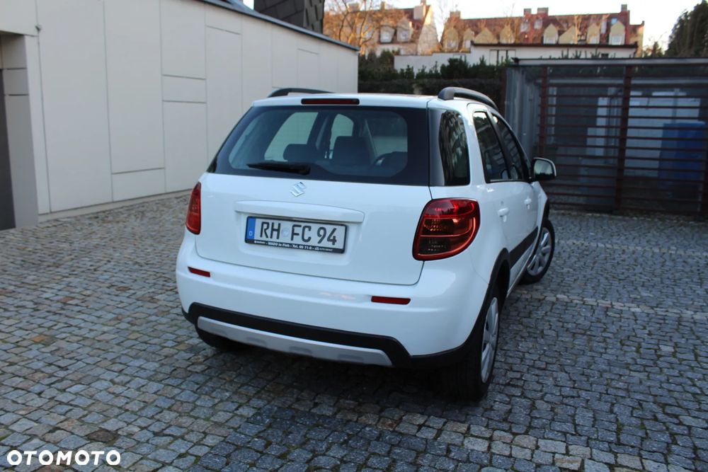 Suzuki SX4 1.6 VVT 4x4 Comfort - 11