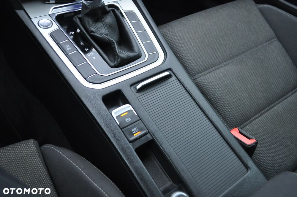 Volkswagen Passat 1.6 TDI (BlueMotion Technology) DSG Comfortline - 36