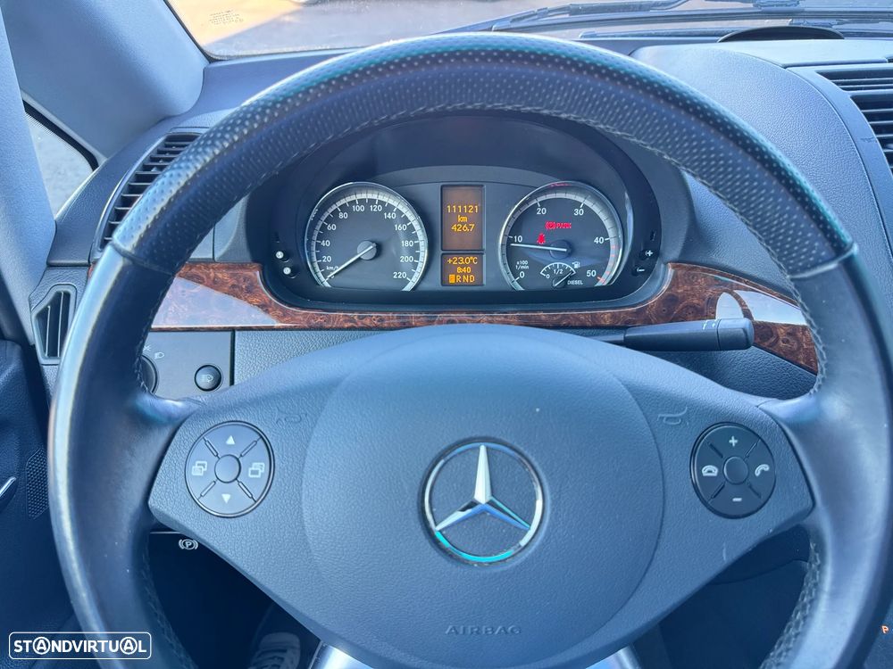 Mercedes-Benz Viano 2.2 CDI Ambiente Longo Auto. - 26