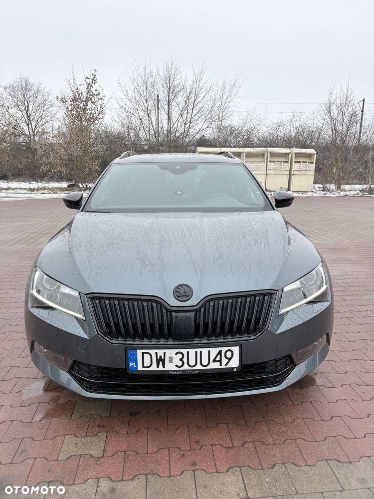 Skoda Superb 2.0 TDI Sportline - 8