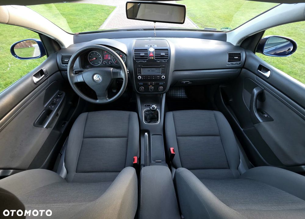 Volkswagen Golf - 24