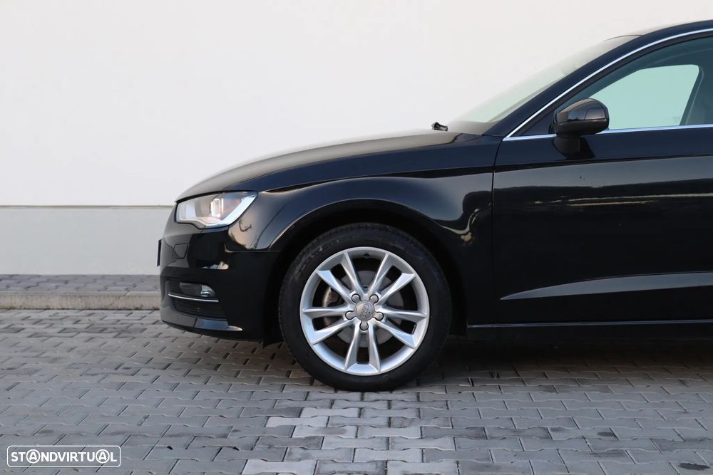 Audi A3 Sportback 1.6 TDI Advance S tronic - 25