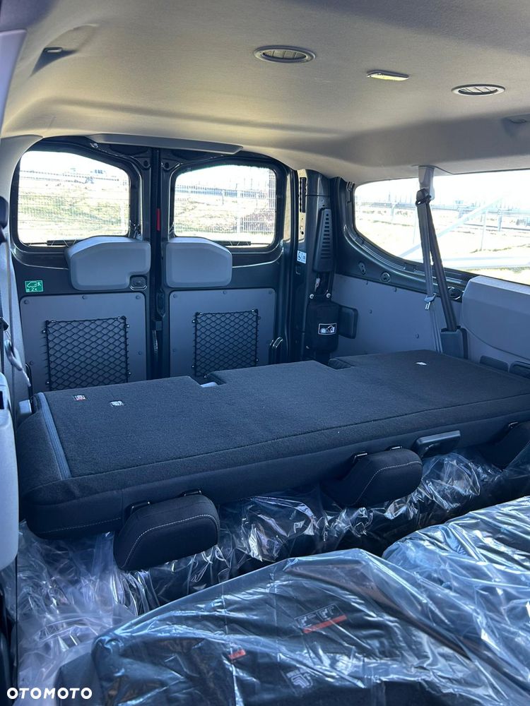 Volkswagen Transporter Kombi L2H1 M1 - 24