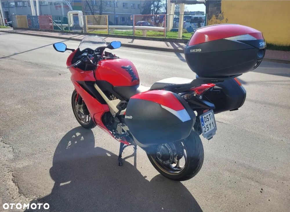 Honda VFR - 10