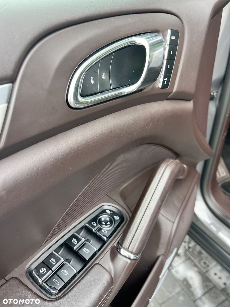 Porsche Cayenne - 23