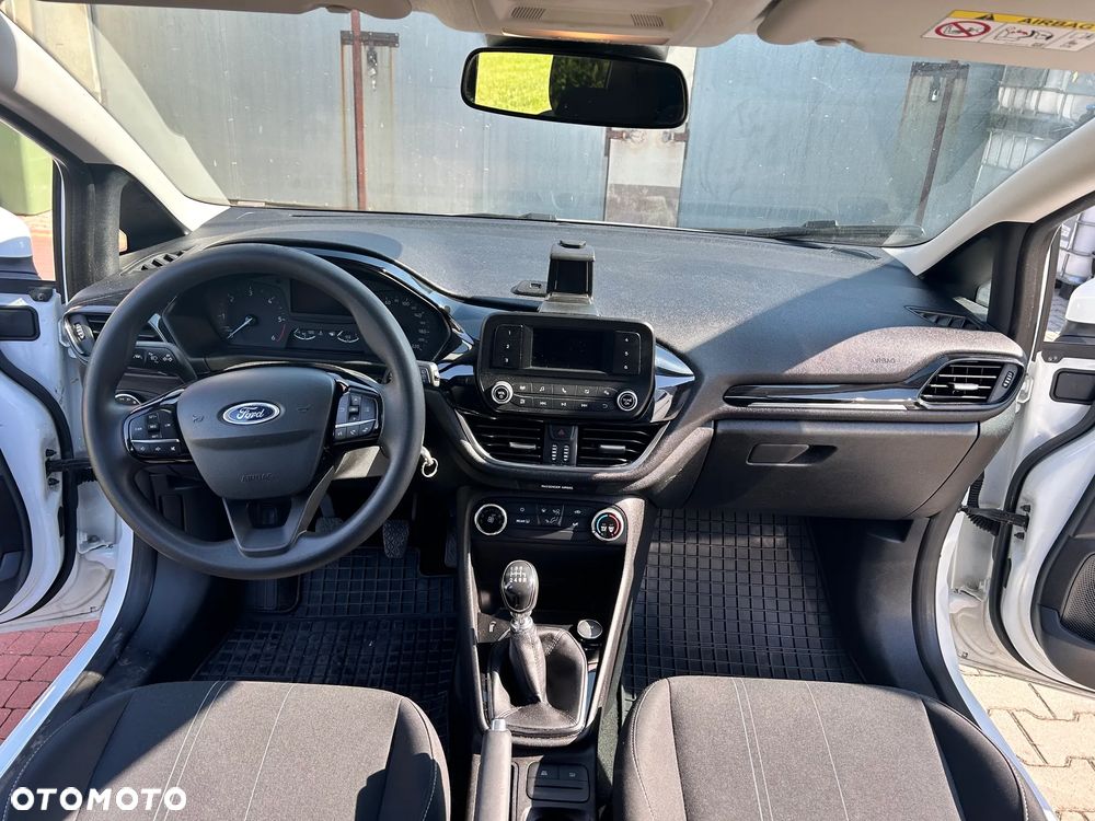 Ford Fiesta - 11
