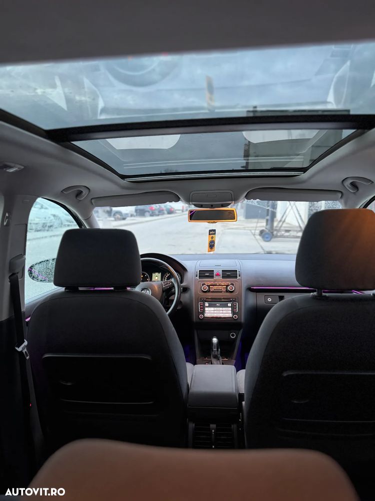 Volkswagen Touran 2.0 TDI DPF Highline DSG - 9