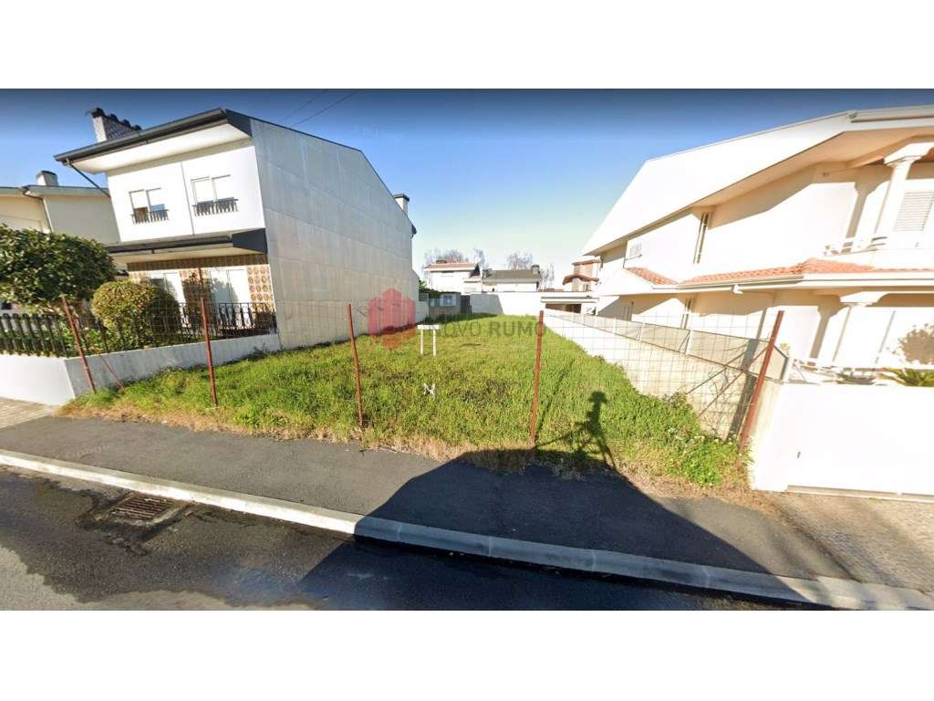 Terreno no centro de Gueifães com 324m2 e projeto aprovado - Grande imagem: 3/3