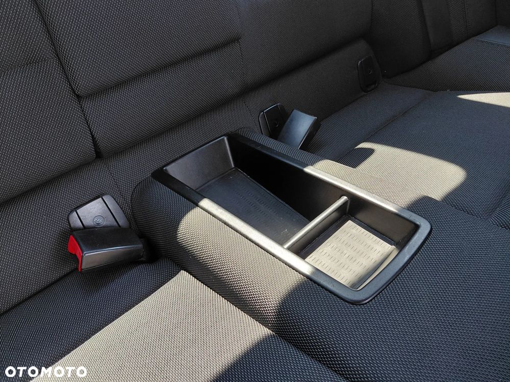 BMW Seria 1 120d Edition Exclusive - 13