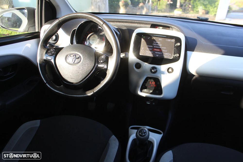 Toyota Aygo x-clusiv - 19