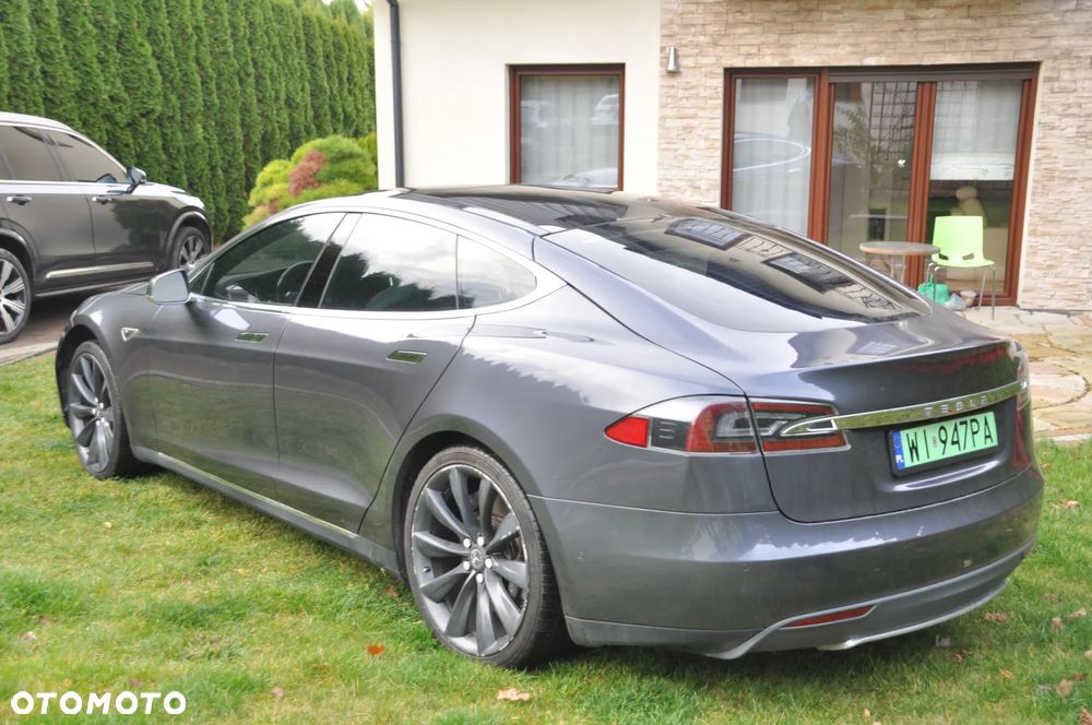 Tesla Model S 70 - 5