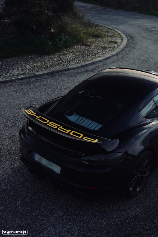 Porsche 718 Cayman GT4 PDK - 3