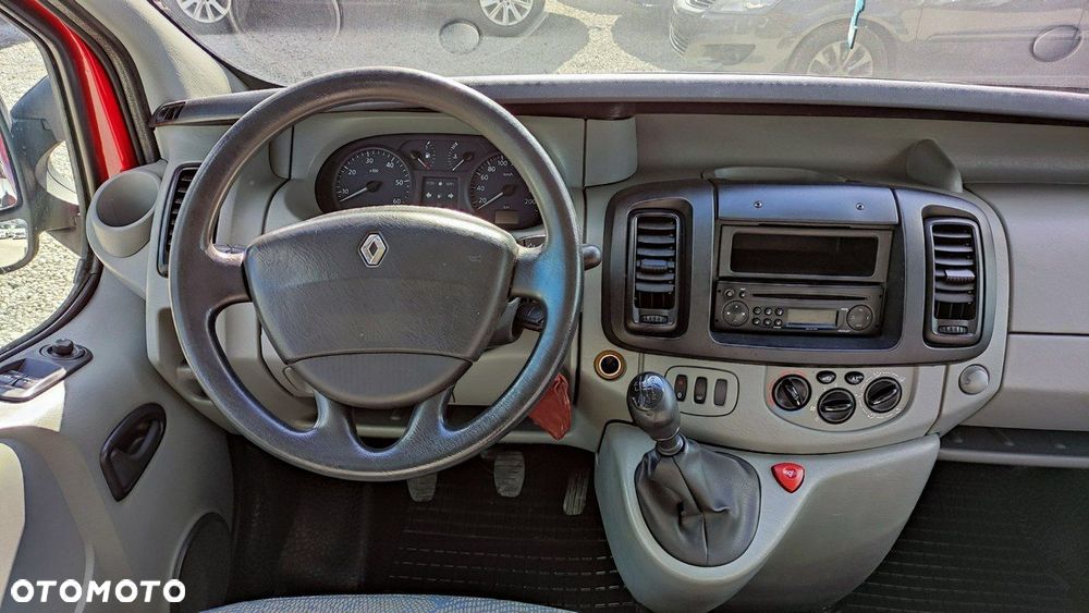 Renault Trafic - 25