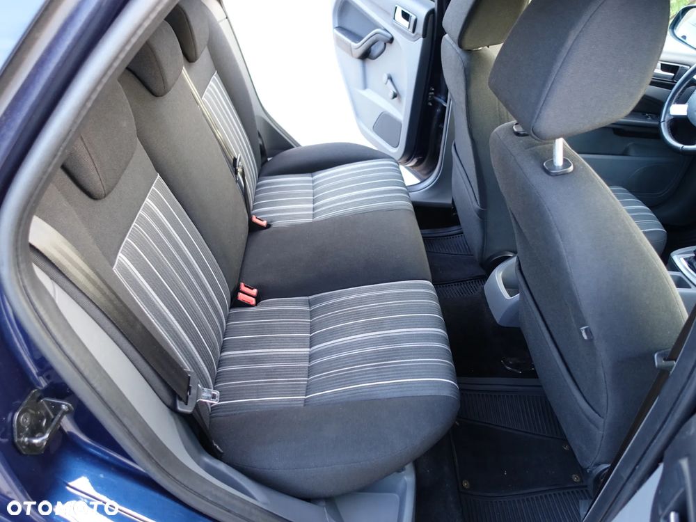 Ford Focus 1.6 Ti-VCT Fun X - 11