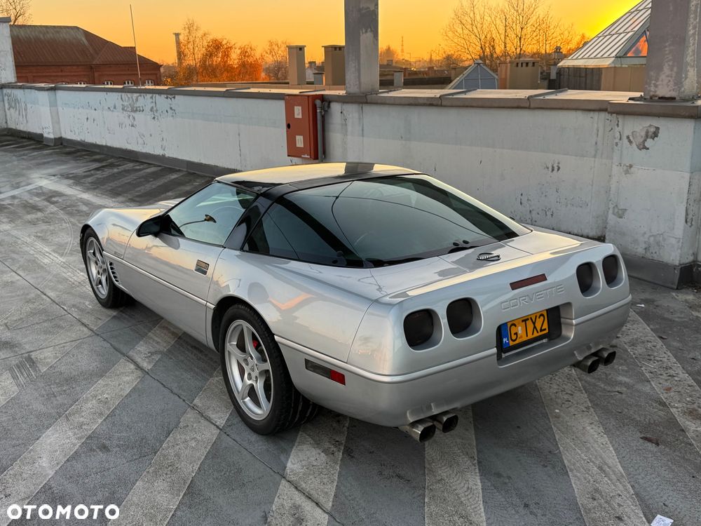 Chevrolet Corvette - 3