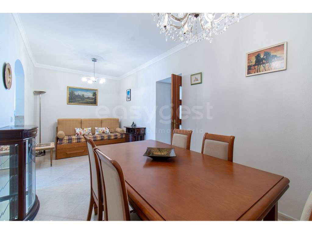 Moradia térrea T2 com pátio e terraço - Vila Real de Santo António - Grande imagem: 4/41