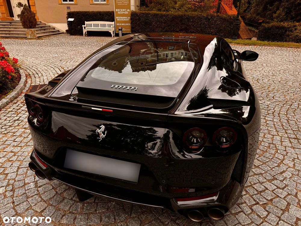 Ferrari 812 Superfast - 5