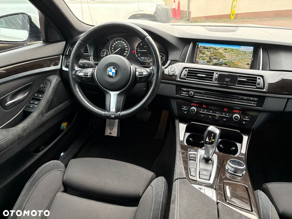 BMW Seria 5 525d xDrive - 26