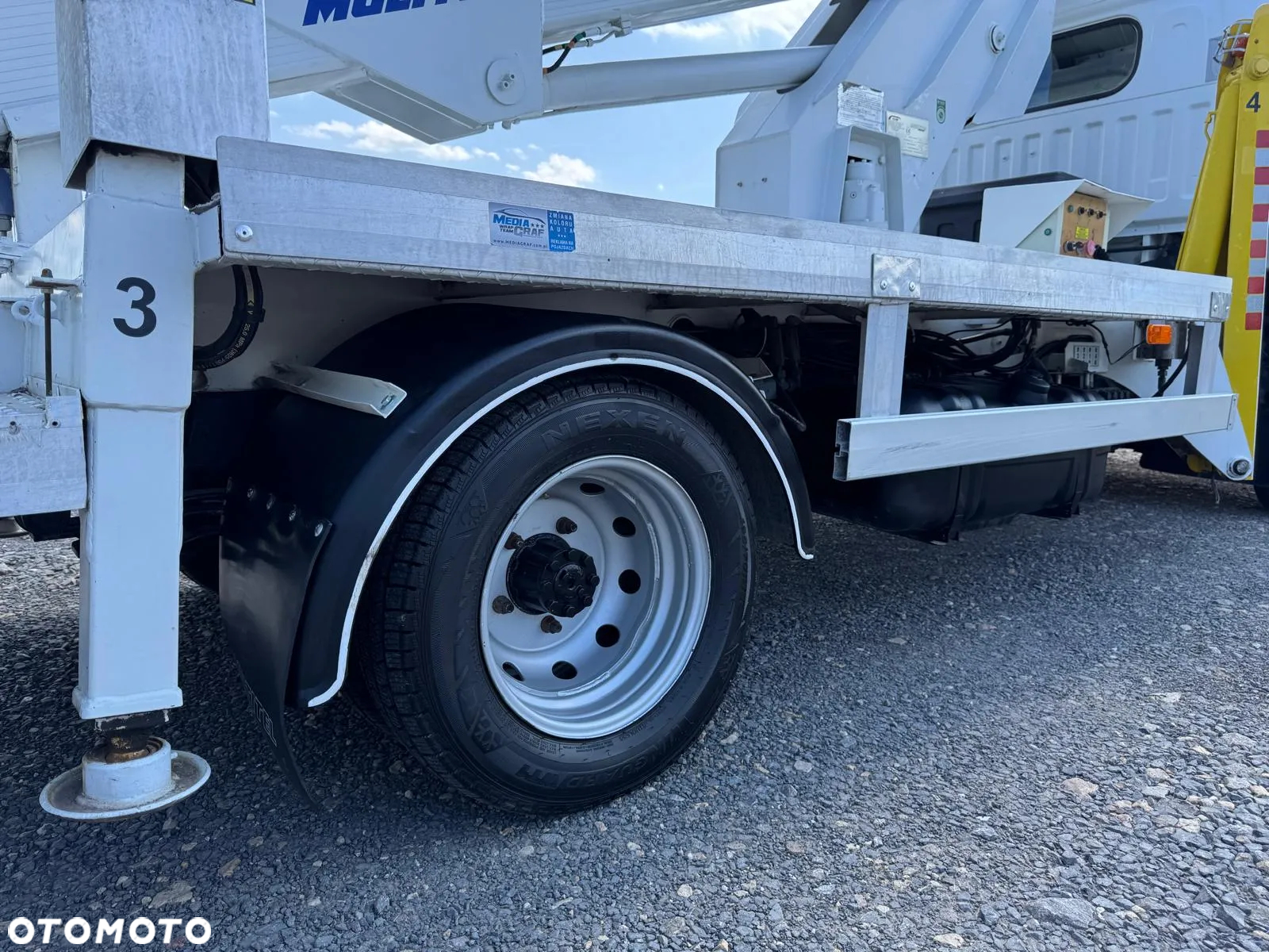 Nissan Cabstar 35,11 Zwyżka 20 ALU - 14